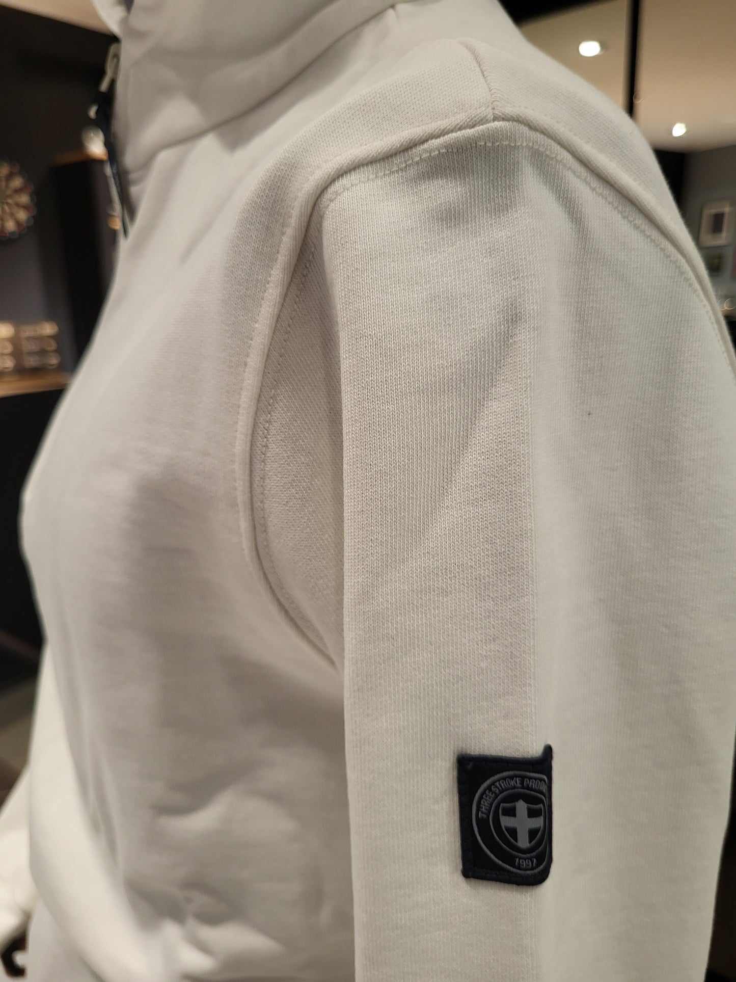 SWEAT CAPUCHE THREE STROKE